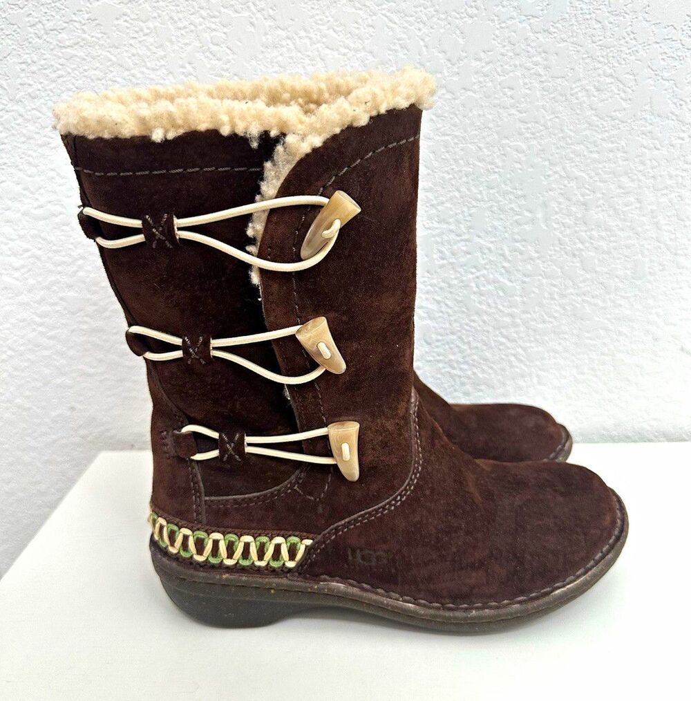UGG Australia Kona 5183 Chocolate Brown Suede Toggle Sheep Shearling Boots Sz 6
